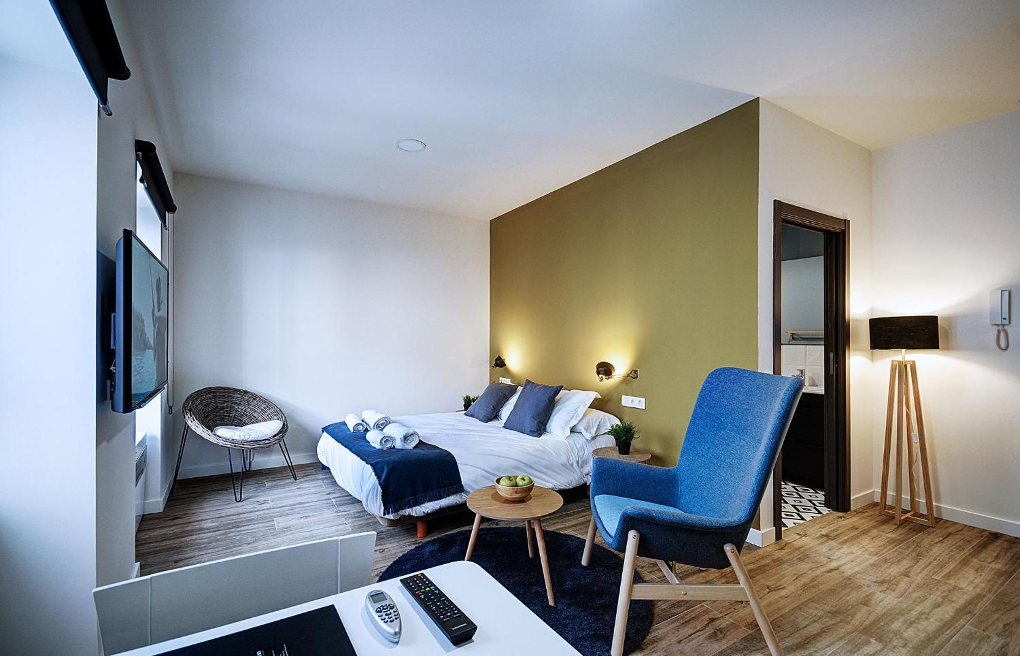 Apartamentos Al-Qazeres Luxury La Concepcion Caceres Bagian luar foto