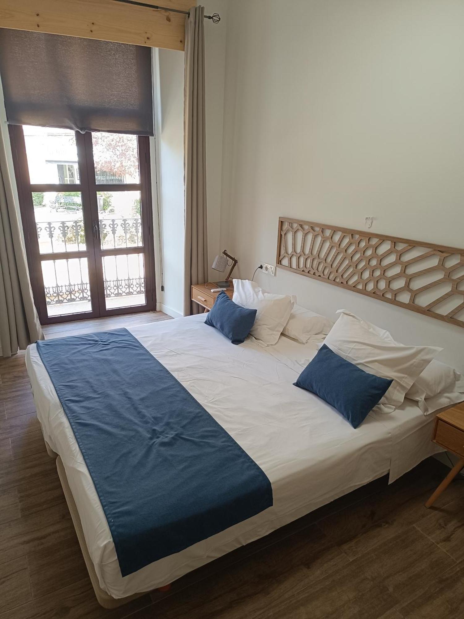 Apartamentos Al-Qazeres Luxury La Concepcion Caceres Bagian luar foto