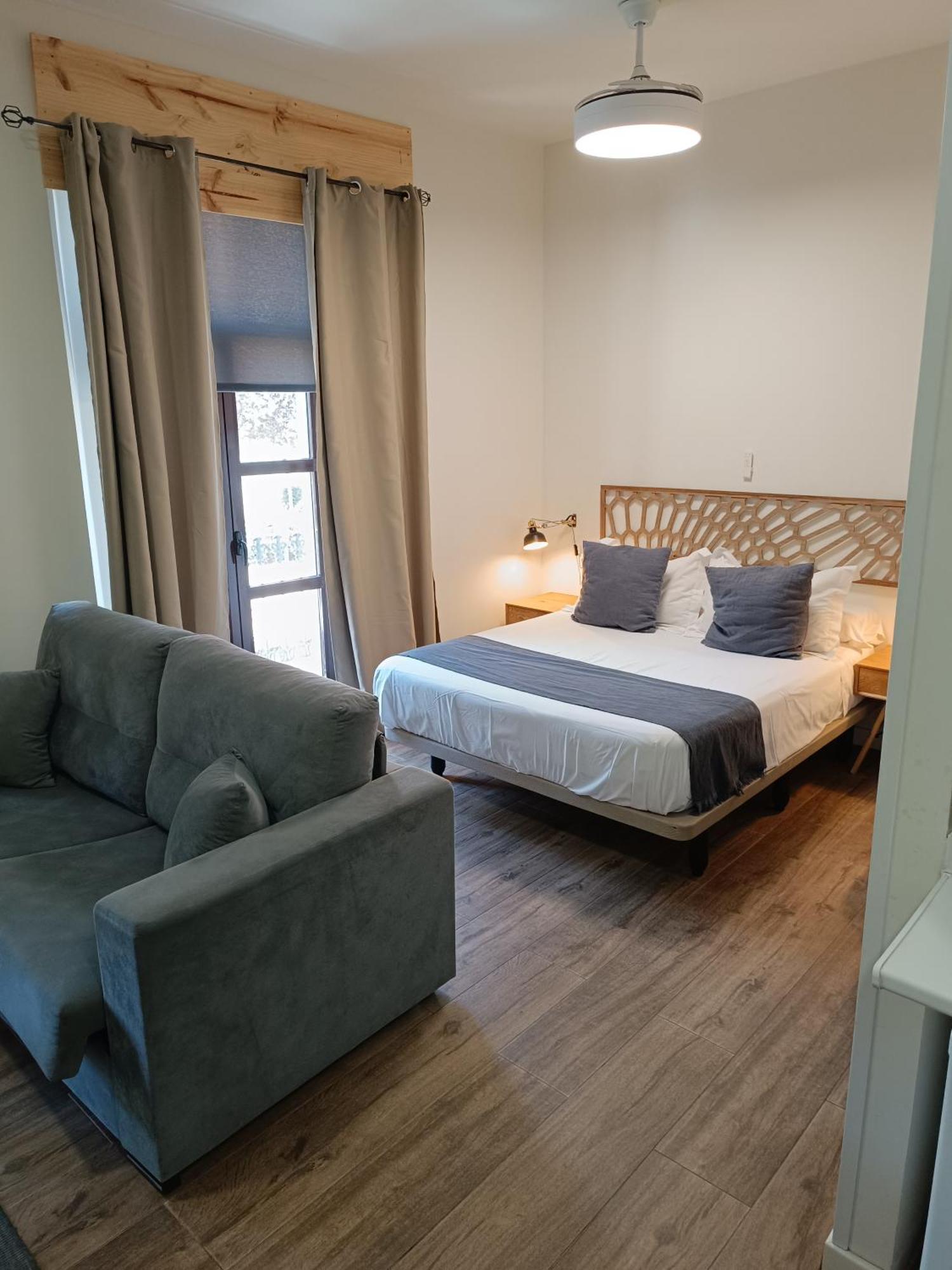 Apartamentos Al-Qazeres Luxury La Concepcion Caceres Bagian luar foto